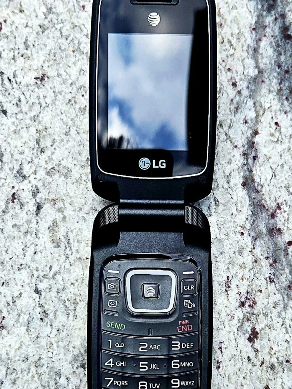 LG Flip Phone – Mint Condition